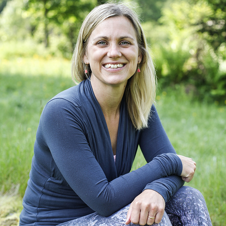 Katie May : Yoga instructor