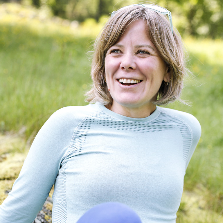 Vicky Peak : Tour Host