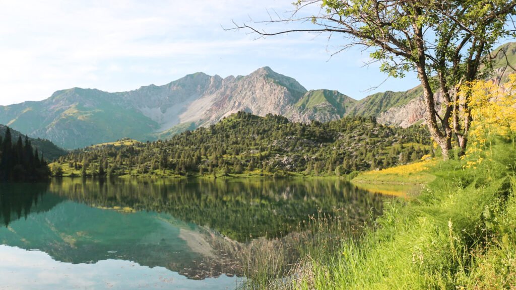 Kyrgyzstan : Lake Kyla-Kol